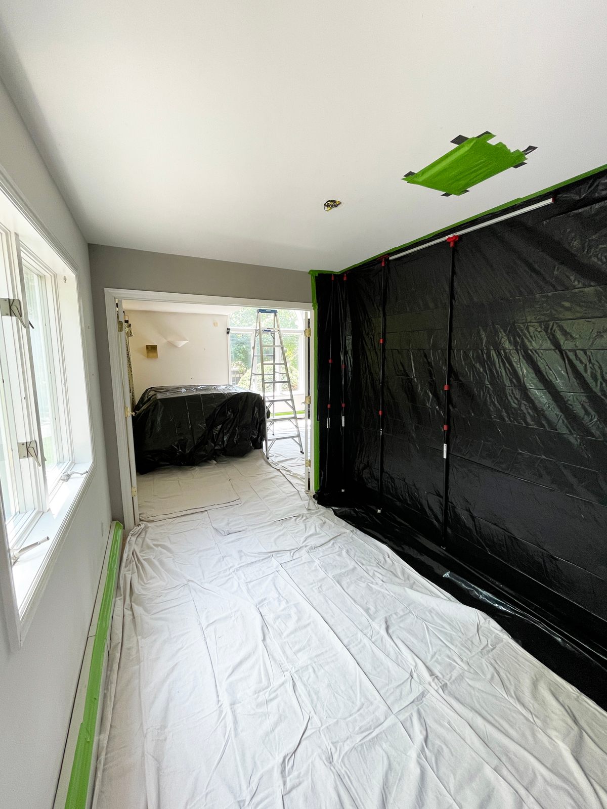 Containment barrier to protect the house during feces cleanup